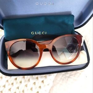 Gucci sunglasses new in case